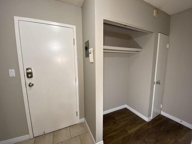 Oakmount Manor Apartments 2 Bedroom Apartment for Rent at 10710 110 St Nw, Edmonton, AB T5H 3E1 Queen Mary Park
