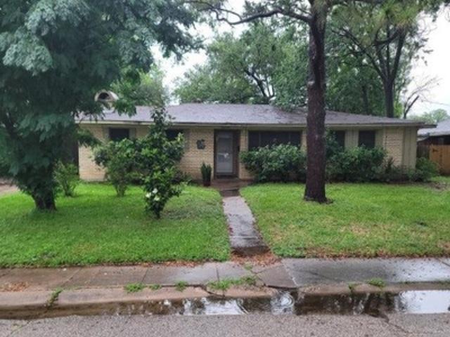 Oaks Dr