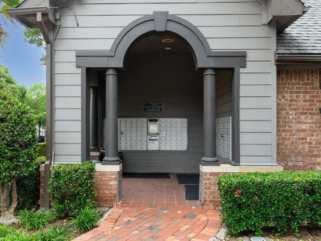 Oaks Hackberry Creek 2 Bedroom Apartment for Rent at 6901 State Highway 161, Irving, TX 75039