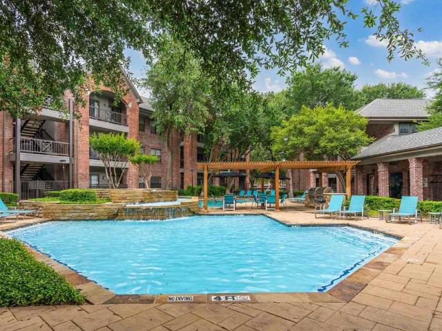 Oaks Hackberry Creek 2 Bedroom Apartment for Rent at 6901 State Highway 161, Irving, TX 75039