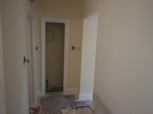 Oaks Road, Stanwell TW19 2 bed flat to rent £1,900 pcm £438 pw