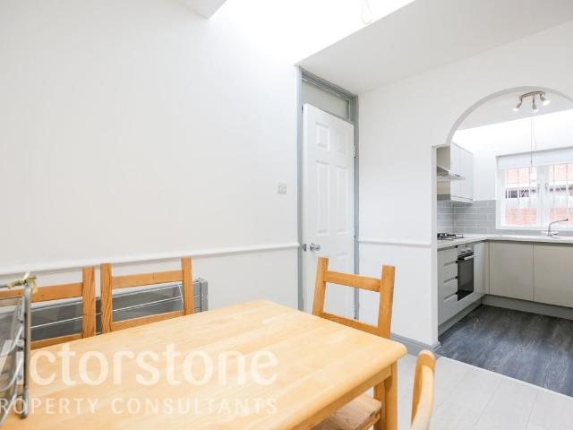 Oakshott Court, Polygon Road, Euston, London NW1, 4 bed shared accommodation to rent, £4,500 pcm | PrimeLocation