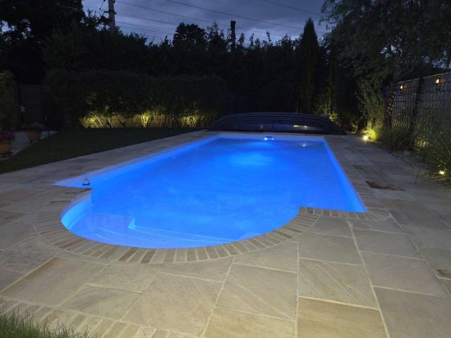 Oase! Bungalow mit Swimmingpool auf Pachtgrund!