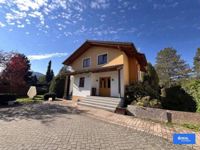 Oase in der Stadt: Urbaner Luxus mit Pool & Wintergarten!