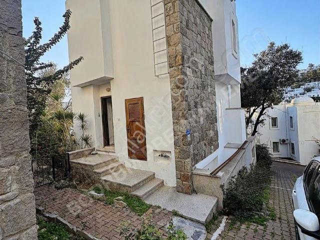 Oasis Avm Bitişiği Havuzlu Sitede 3+1 Muhteşem Dubleks