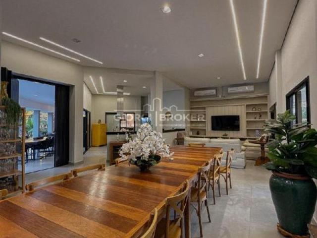 Oásis de Luxo: Rancho de 7 Suítes no Condomínio Enseada Azul, Fronteira/MG 800m², Piscina, Quadra