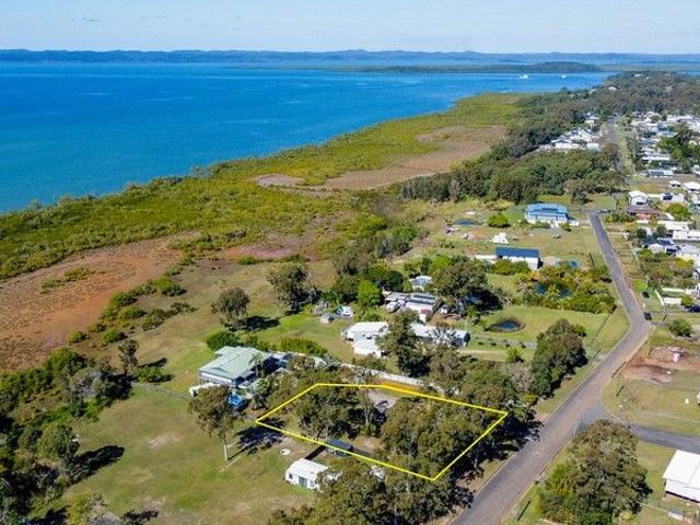 Oasis on the Sandy Straits