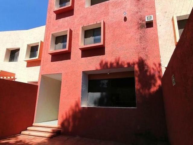 OAXACA CIUDAD SAN FELIPE DEL AGUA VENDO GRAN CASA 3 NIVELES AVALUO RECIENTE