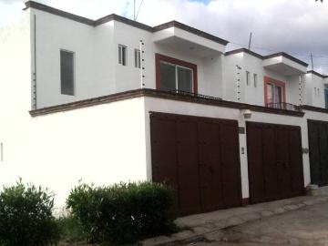 San Andrés Huayápam, Oaxaca - Jardín, Estacionamiento