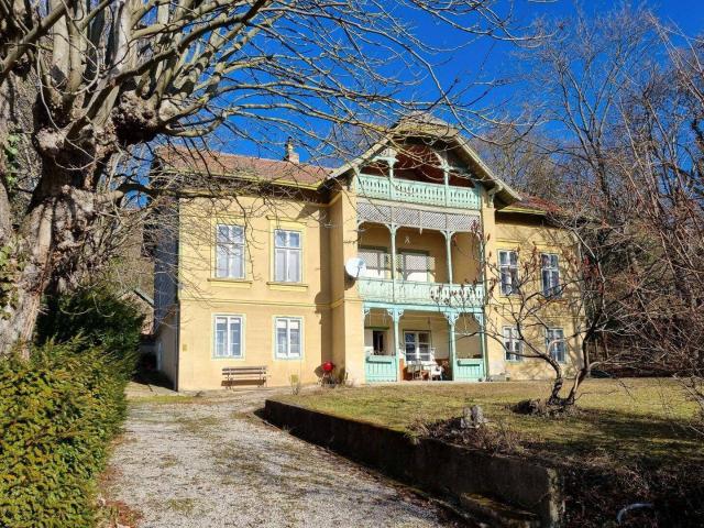 Ob alte Villa neuer Bau, auf Riesengrund nach Süden schau!