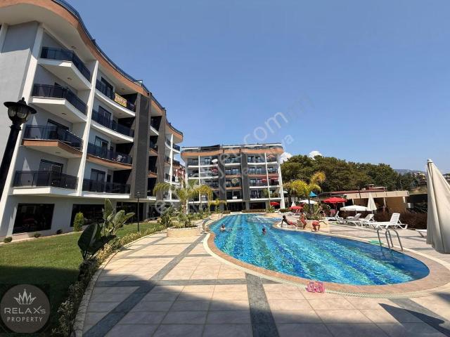 Oba Bölgesi Lüx Site İçerisinde 1+1 Köşe Havuz Manzaralı Dairemi