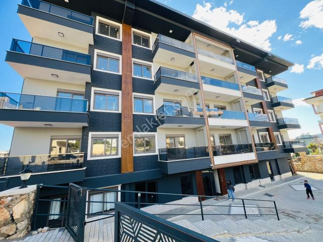 Oba ’da Havuzlu Sitede Güney doğu Cephe 1+1