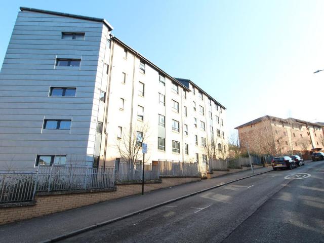 Oban Drive, Glasgow G20 1 bed flat to rent £950 pcm £219 pw