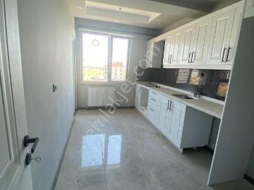 Çobançeşmede Ebeveyn Banyolu 2+1 Sıfır Daire