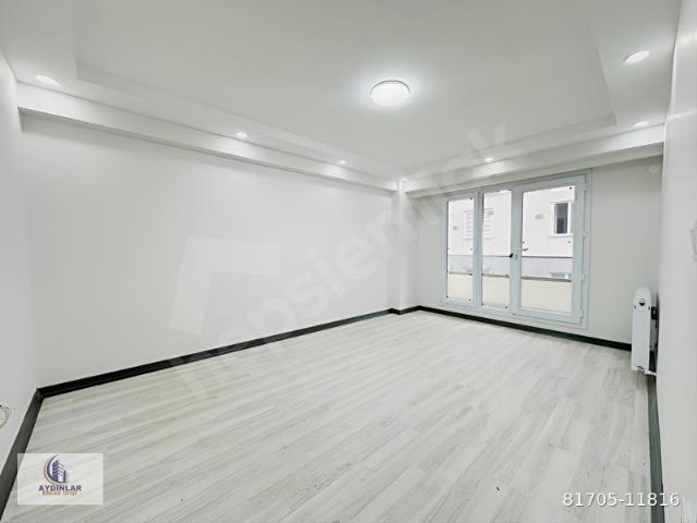 ÇOBANÇEŞMEDE ÇİFT SOKAĞA CEPHE SIFIR SATILIK 2+1 DAİRE