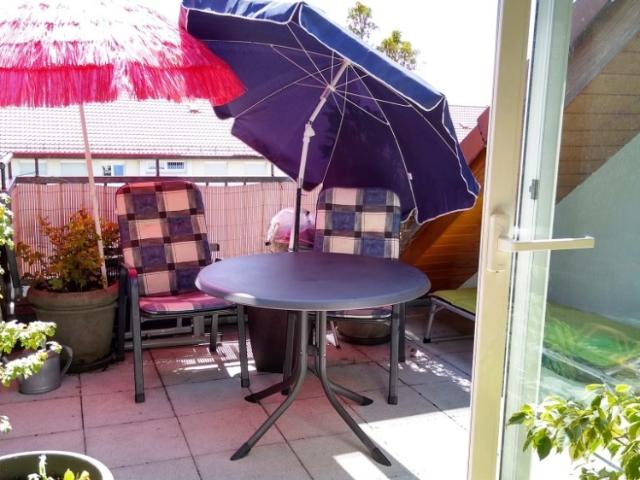Oben Wohnen. Charmante Dachgeschoss Wohnung mit sonniger Loggia.