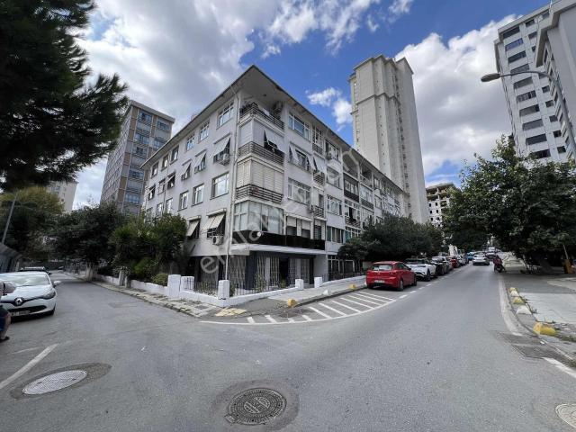 Oben'den Minibüs Caddesine Paralel Konumda 3+1 Net 110 M²