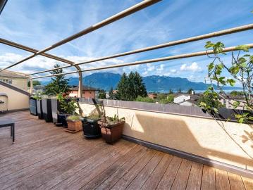 Obergeschoss – 6 Zimmer mit privatem Aufzug und großer Terrasse