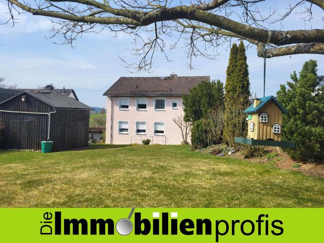 Oberkotzau: Gepflegtes 1 2 Familienhaus in ruhiger Lage