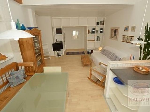 Oberkassel: Außergewöhnliche Maisonette Wohnung mit Parkplatz!