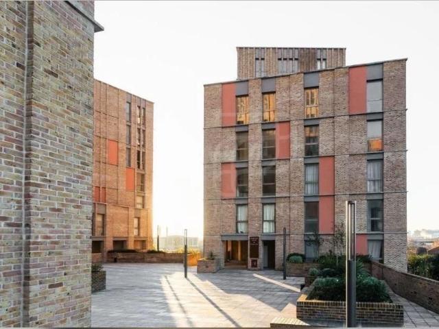 Oberman Road, London NW10, 3 bed flat to rent, £3,501 pcm | PrimeLocation