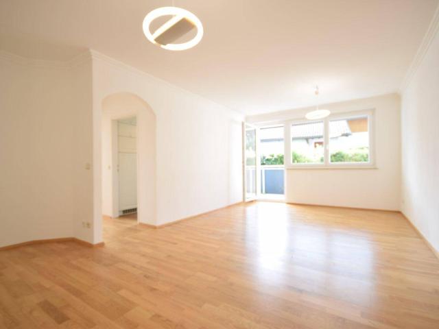 OBERNDORF Gediegene 3 Zimmer Wohnung mit Balkon und Gartennutzung