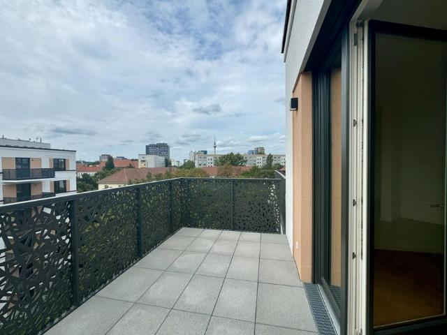 Oberste Etage, bester Ausblick: Friedrichshain trifft Fernsehturm