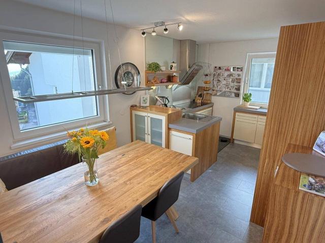 Oberperfuss: 3 Zimmer Wohnung & Wintergarten & Loggia & TG Stellplatz