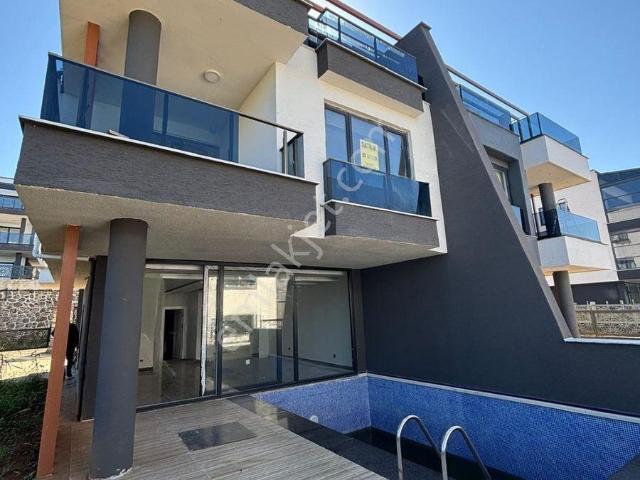 Obhd Global Gayrimenkul'den Keşap Tepeköy Denize Sıfır Satılık 5+1 Villa
