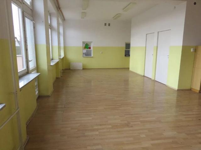 Obiekt 1305 m² na działce 8600 m² potencjał inwestycyjny