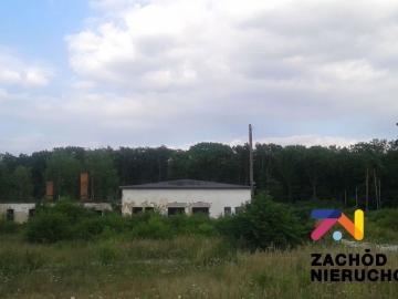 Obiekt komercyjny 1396 m² z halą i magazynami