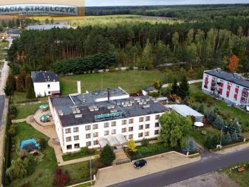 Obiekt hotelowo restauracyjny 2416 m² z dużym terenem