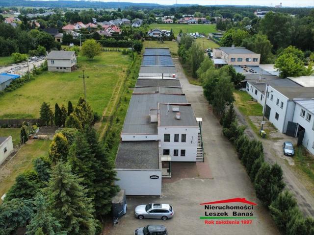 Obiekt produkcyjno magazynowy 1440 m² z biurem Gać