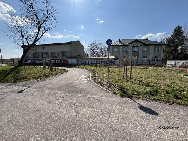 Obiekt usługowo mieszkalny 152 m² w Starachowicach zapraszam