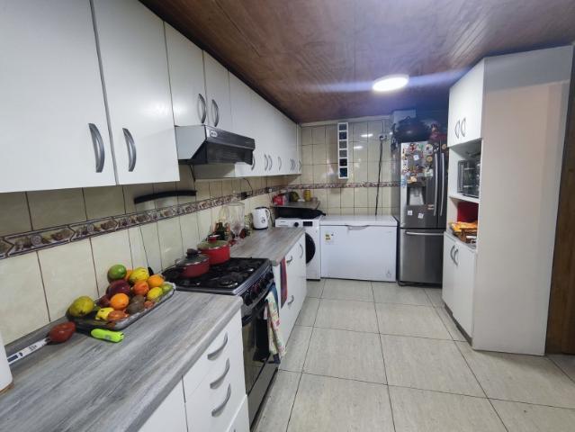 Obispo enrique alvear 2785