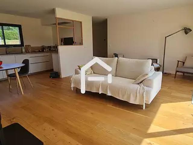 Objat 19130 Achat / Vente maison 5 pièces t5 au dernier étage terrasse