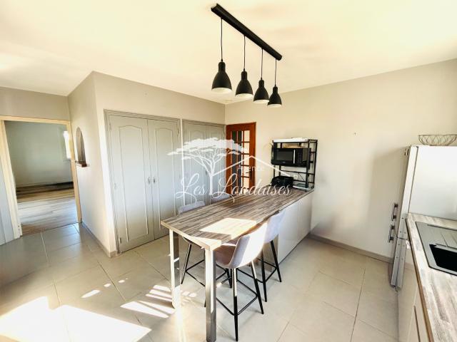 OBJAT 19130 Grande Maison avec terrain garage