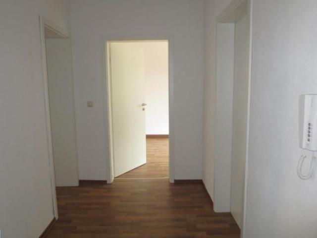 Objekt Nr.: 3124 Schöne vermietete 2 Zimmer ETW im EG mit Wanne und Balkon in Denkkmalschutzobjekt Lengenfeld