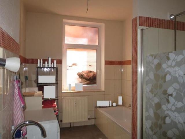 Objekt Nr.: 7322 schöne vermietete 2 Zimmer Etagen ETW mit Wanne, Dusche und Balkon im EG in Plauen