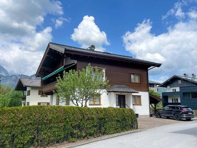 Objekt Nr.: J2000 St. Johann I.T.: PREISREDUKTION: Altbestand ideal für Bauträger unweit in das Zentrum mit Blick auf den Kaiser und Horn