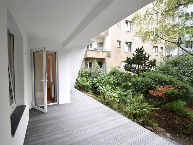 OBK Terrasse mit Blick ins Grüne! Sanierte 2 Zi Whg im Souterrain