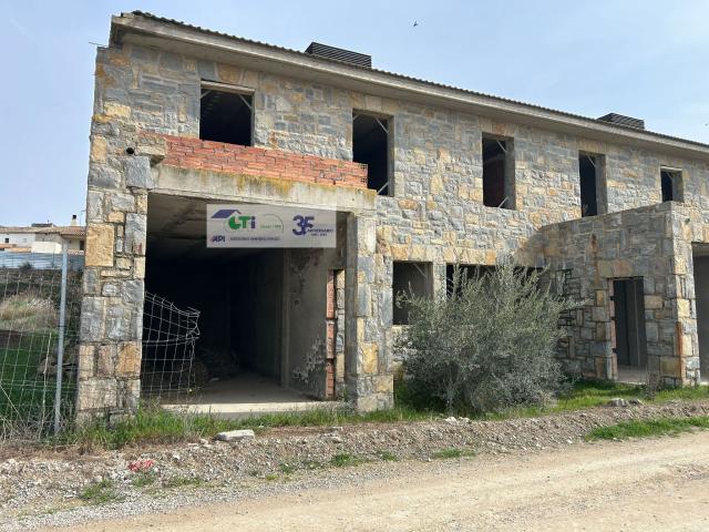 Obra parada a la venta en Almudévar
