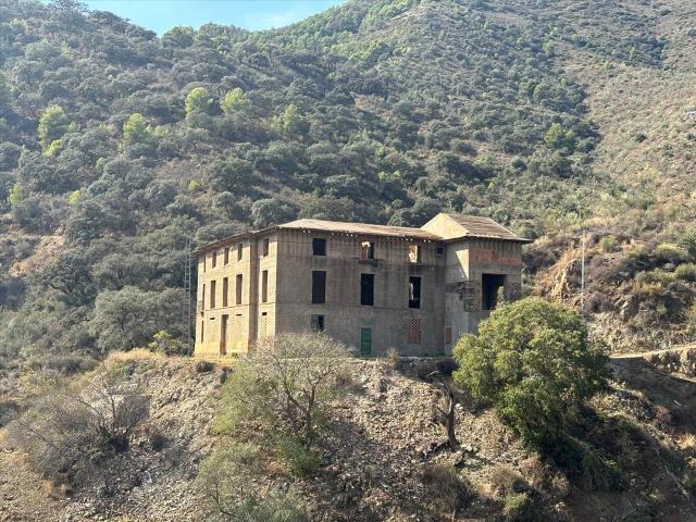 Obra parado en venta en Lo Llanes en Los Montes de Málaga