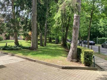 Observatoire beautiful renovated 3 bedroom flat with south f