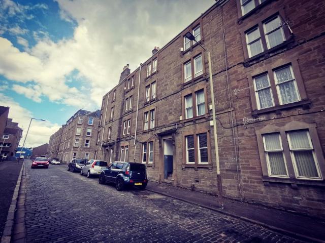 Ogilvie Street, Stobswell, Dundee DD4, 1 bed flat to rent, £525 pcm | PrimeLocation