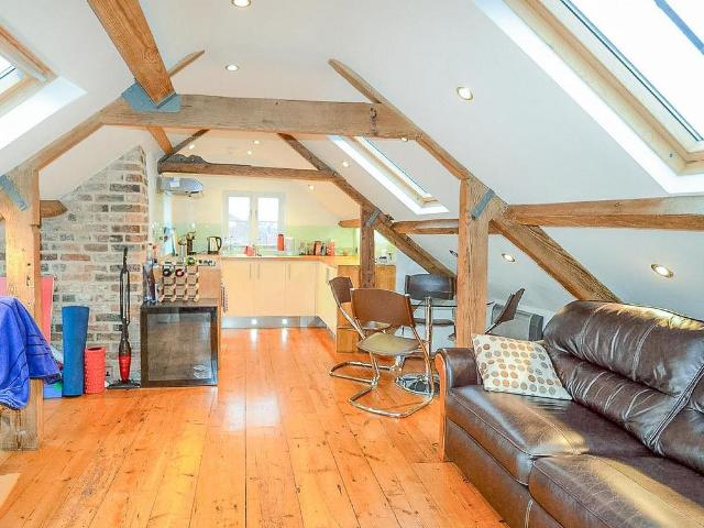 Ogleforth, York 1 bed flat to rent £1,195 pcm £276 pw