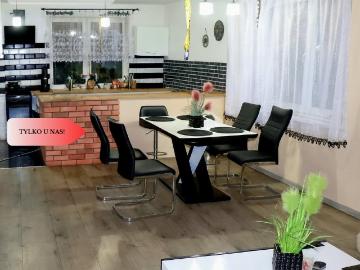 Unikalny dom z sadem, basenem i karczmą w Ogrodnicy