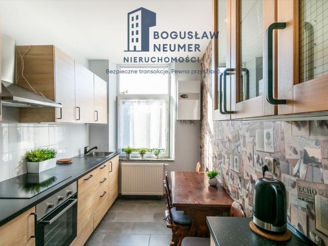 Przestronne 58 m² z dużą komórką i zielonym podwórkiem! Polecam!