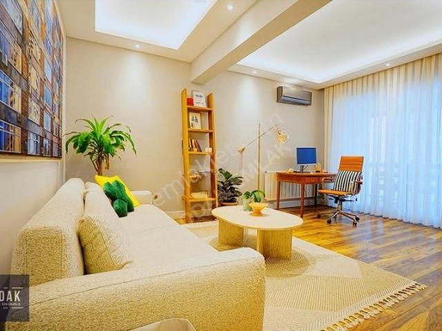 Odak Emlak'tan Moda'da Özel Tasarımlı Mobilyalı Kiralık
