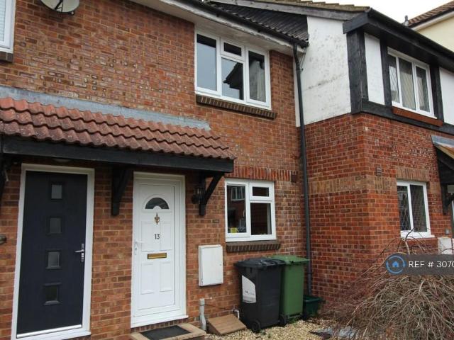 Odette Gardens, Tadley, RG26 2 bed terraced house to rent £1,400 pcm £323 pw